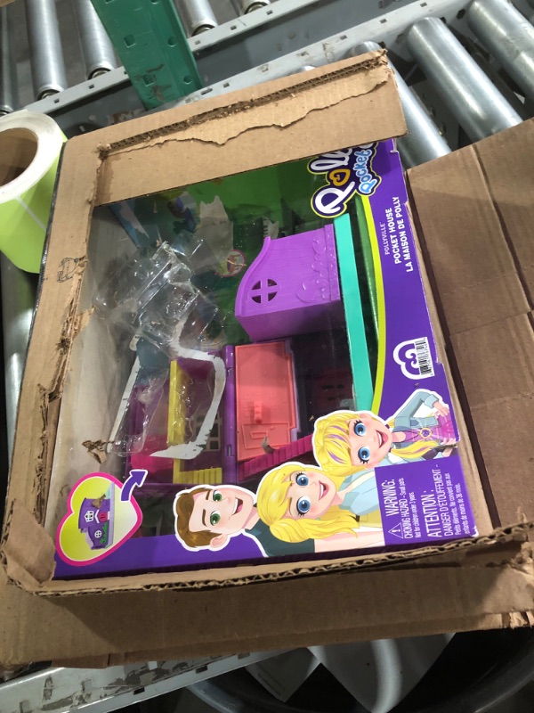 Photo 1 of Polly Pocket Pollyville Pocket House
