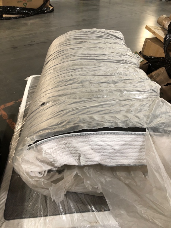 Photo 6 of ***TRUCK/TRAILER PICKUP ONLY - USED - DIRTY - NO PACKAGING - SEE PICTURES***
10 Inch Thick Coil Spring Mattress, White/Grey, California King