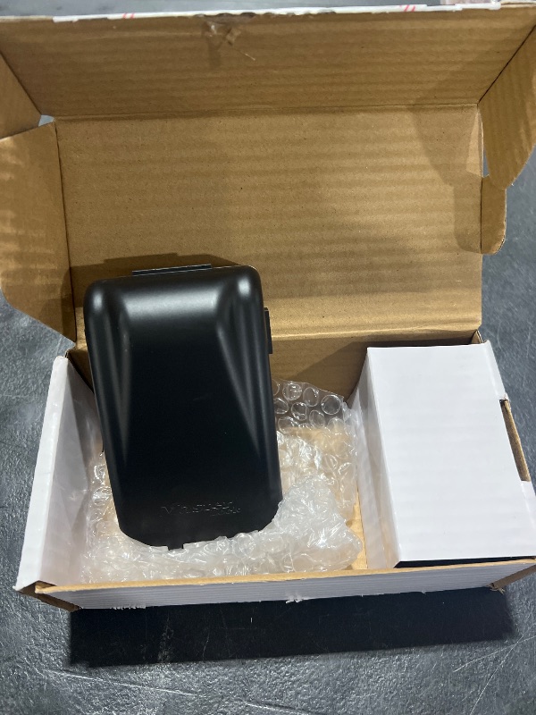 Photo 1 of Master Lock Black Wall Mount Key Lock Box with Light Up Dials, Set/Reset Combination for Tenants, Guests, Clients, Ideal for Realtors, Landlords or Property Managers, Holds 6 Keys, 5425EC