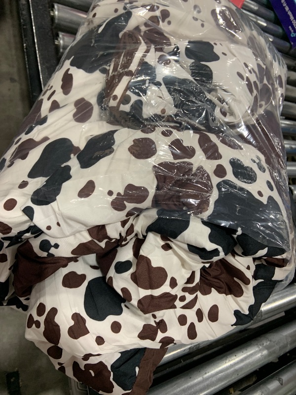 Photo 2 of Cow Print Bedding Queen Size Western theme cowboy Comforter Set Milk Cow Print brown black cream color ranch farmhouse rustic lodge Bedding Set Reversible matching pillow shams included (Queen)