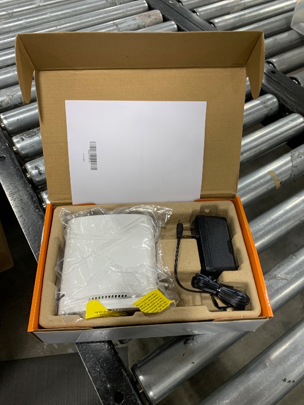 Photo 1 of ARRIS Surfboard S34 DOCSIS 3.1 Multi-Gigabit Cable Modem Approved for Comcast Xfinity