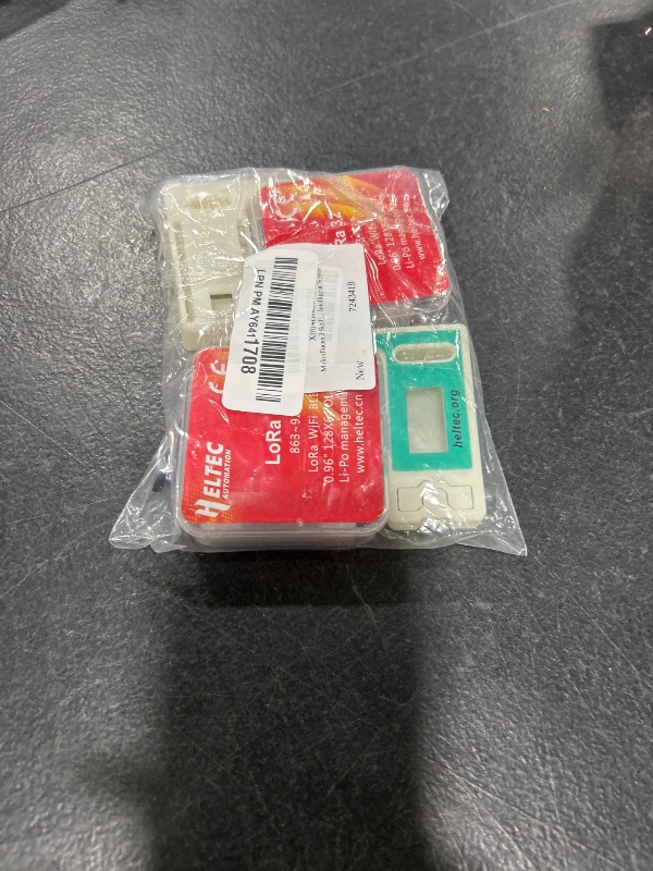 Photo 1 of MakerFocus 2 Set ESP32 LoRa V3 Development Board with 915 MHz Antenna and Case Integrated WiFi Bluetooth SX1262 CP2102 0.96-inch OLED Display Type C for Meshtastic IoT Arduino Intelligent Scenes