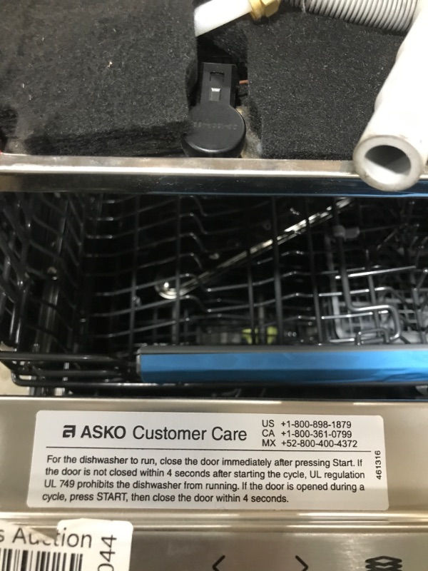 Photo 2 of Asko Built-In Top Control Dishwasher with Pocket Handle PARTS ONLY --- DAMAGE TO ITEM 