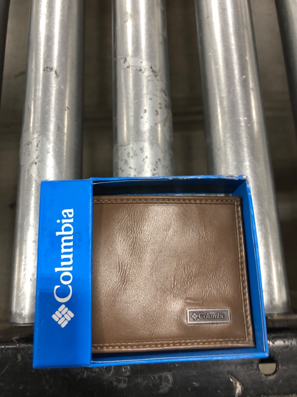 Photo 2 of Columbia Men's Rfid Security Blocking Extra-capacity Slimfold Wallet Accessory, -Tan Kerns, One Size