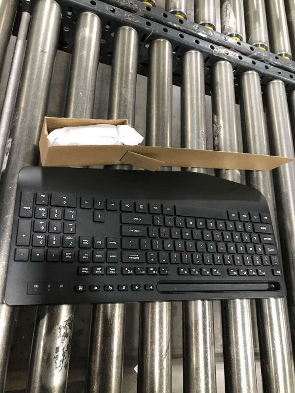 Photo 1 of Wireless Keyboard and Mouse Combo - Full-Sized Ergonomic Keyboard with Wrist Rest, Phone Holder, Sleep Mode, Silent 2.4GHz Cordless Keyboard Mouse Combo for Computer, Laptop, PC, Mac, Windows -Trueque