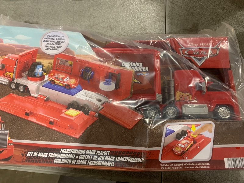 Mattel Disney and Pixar Cars Transforming Mack Playset, 2-in-1 Toy ...