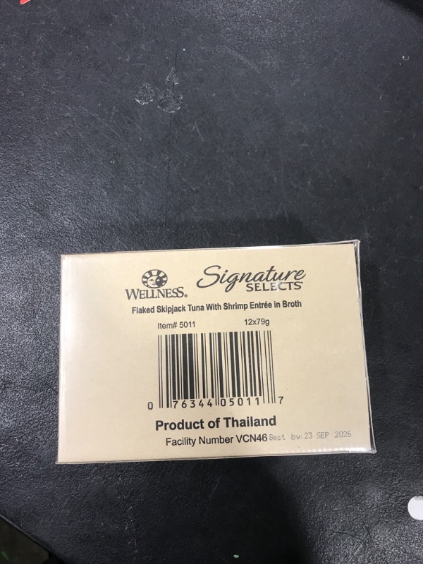 Photo 3 of Wellness CORE Signature Selects Flaked Skipjack Tuna & Shrimp Entree in Broth Grain-Free Canned Cat Food, 2.8-oz, case of 12