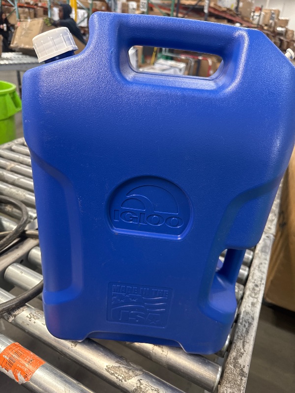 Photo 2 of *DIRTY** Igloo 6 gal Blue BPA Free Water Container