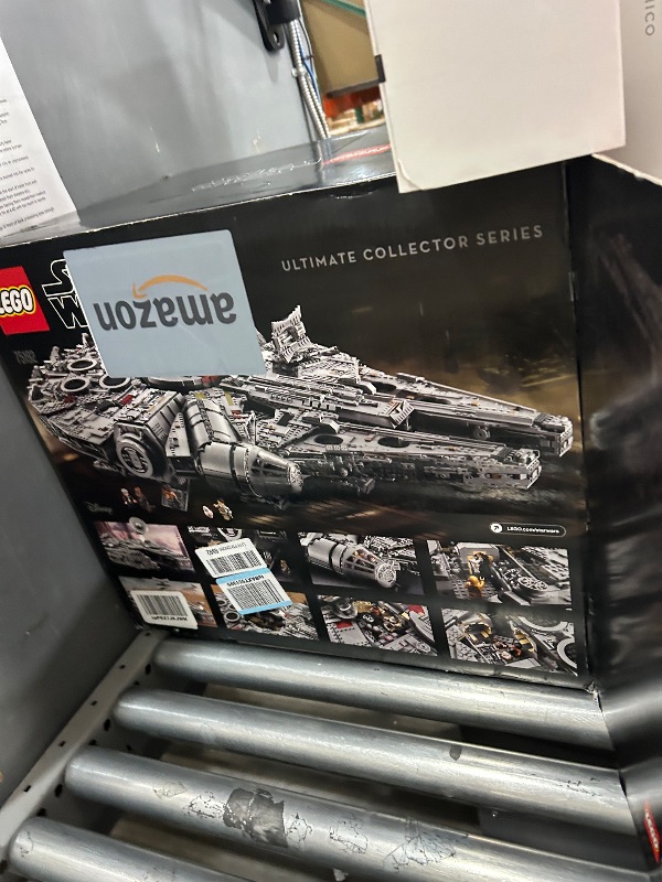 Photo 1 of Star Wars Millennium Falcon 75192