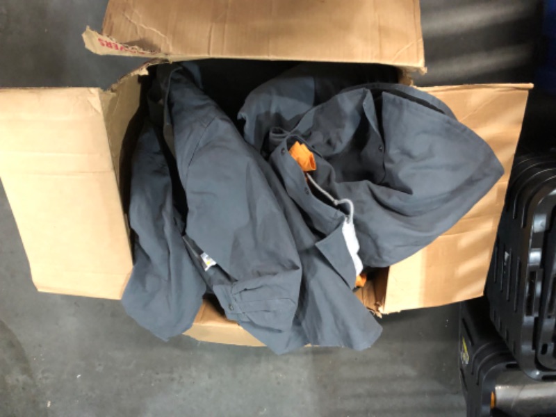 Photo 2 of (bundle box of jackets) MENS & WOMEN APPAREL-JACKETS-BOTTOMS-TOPS-WORKOUT CLOTHES