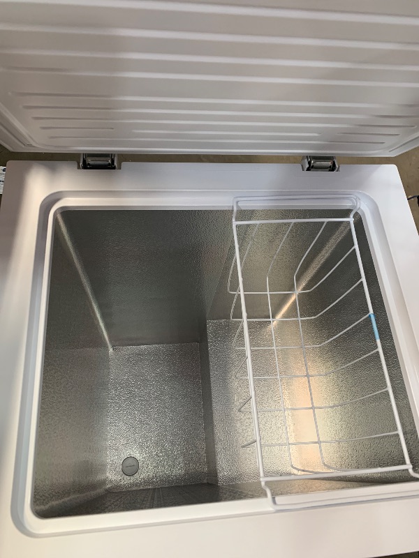 Photo 3 of ***USED - DAMAGED - UNTESTED - SEE COMMENTS***
Midea MRC04M3AWW, White 3.5 cu. ft. Mini Freezer, Cubic Feet, 19.49"D x 21.46"W x 33.46"H