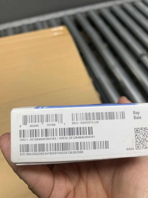 Photo 1 of Cracked screen ( non Refundable)  Google Pixel 8a - Unlocked Android Phone with Google AI, Advanced Pixel Camera and 24-Hour Battery - Bay - 128 GB