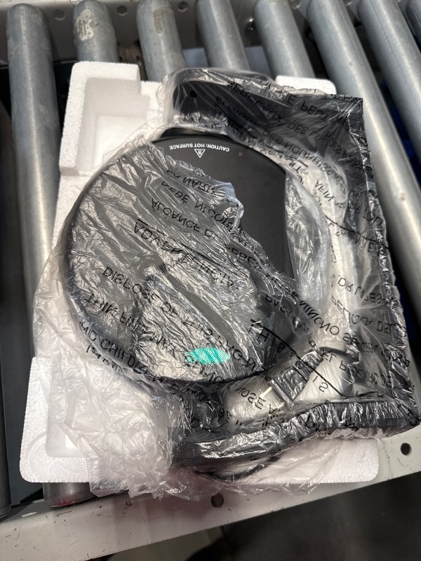 Photo 1 of **NON-REFUNDABLE, PARTS ONLY** BELLA Classic Rotating Non-Stick Belgian Waffle Maker