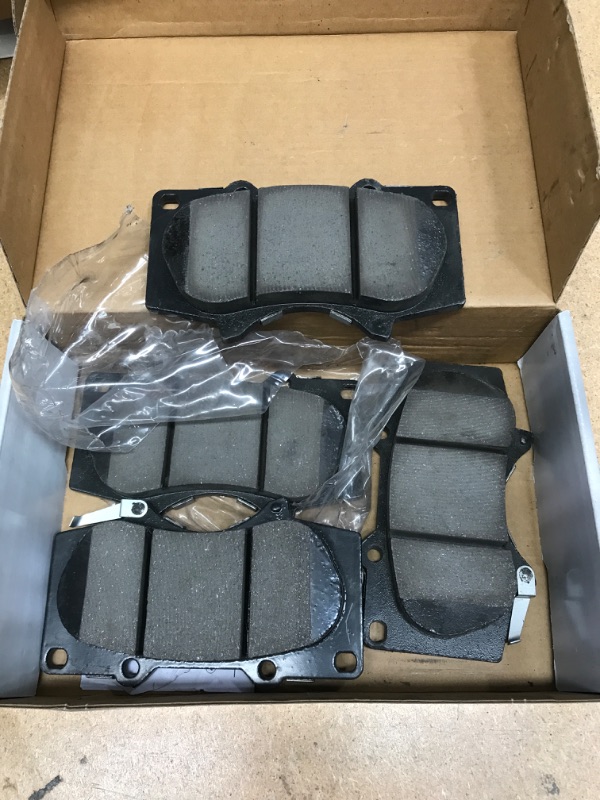 Photo 2 of *USED* Raybestos Element3 EHTTM Replacement Front Ceramic Brake Pad Set for Select Toyota 4Runner/FJ Cruiser/Sequoia/Tacoma/Tundra and Lexus GX460/GX470 Model Years (EHT976H)