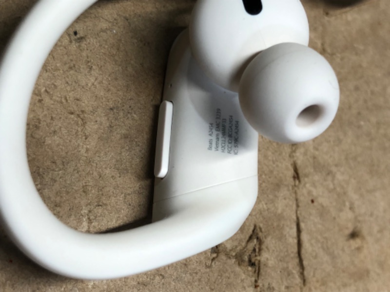 Photo 4 of **Left ear headphones doesn’t work** Beats Powerbeats Pro Wireless Earbuds - Apple H1 Headphone Chip