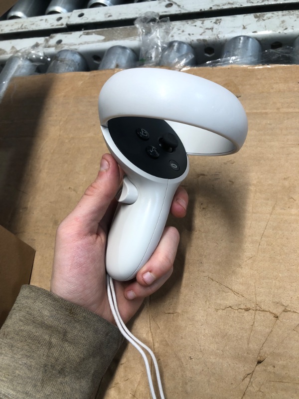 Photo 2 of ***MINOR DAMAGE/ SEE NOTES***
Original Right Hand Controller for Oculus Quest 2