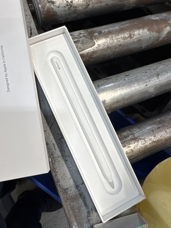 Photo 2 of Apple Pencil (2nd generation): Pixel-perfect precision and industry-leading low latency