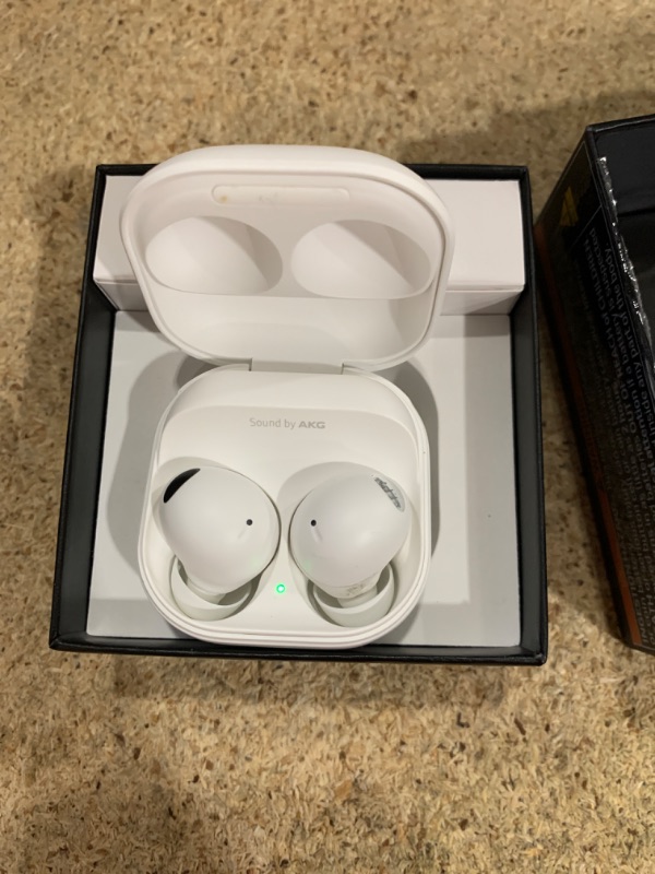 Photo 2 of (READ FULL POST) SAMSUNG Galaxy Buds 2 Pro True Wireless Bluetooth Earbuds, Noise Cancelling, Hi-Fi Sound, 360 Audio, Comfort Fit In Ear, HD Voice, IPX7 Water Resistant, White