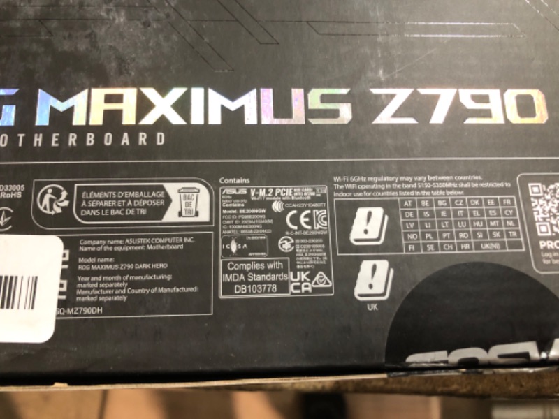 Photo 3 of (IMPORTANT SEE NOTES BEFORE BIDING) ASUS ROG Maximus Z790 Dark Hero (WiFi 7) LGA 1700(Intel 14th &13th&12th Gen) ATX Gaming Motherboard(PCIe 5.0x16, 5xM.2 Slots,DDR5,2X Thunderbolt 4 Ports, USB Type-C Front-Panel)