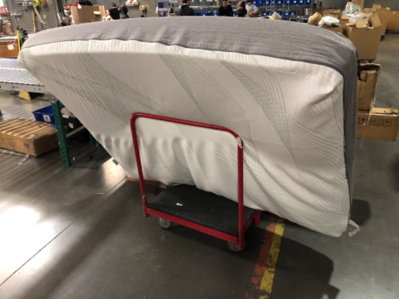 Photo 2 of ***USED - DIRTY - NO PACKAGING***
Novilla Queen Size Mattress, 12-Inch Gel Memory Foam Mattress for Good Sleep, Pressure Relieving, Matrress-in-a-Box, CertiPUR-US Certified, Medium Plush, 80"L x 60"W x 12"Th