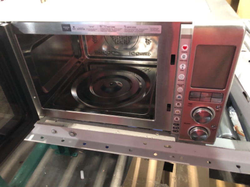 Photo 4 of ***USED - DOESN'T POWER ON - SEE COMMENTS***
Breville BMO870BSS1BUC1 the Combi Wave 3 in 1 Microwave, Brushed Stainless Steel