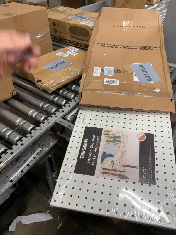 Photo 1 of ****ONLY 1*****Wall Control 30-P-3232W White Metal Pegboard Pack