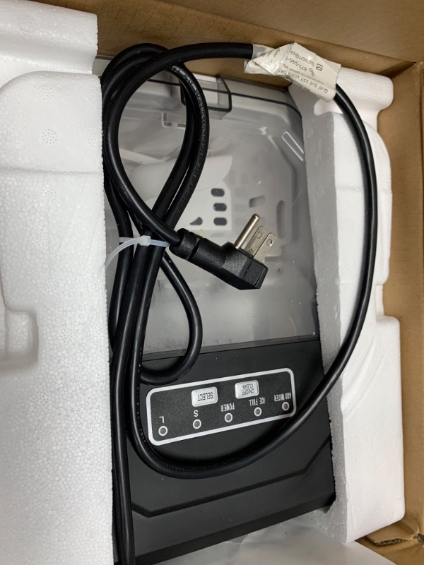 Photo 2 of ***(PARTS ONLY/ NO RETURNS OR REFUNDS/ NON FUNCTIONAL) ***
Silonn Ice Maker Countertop, Portable Ice Machine with Carry Handle, Self-Cleaning Ice Makers with Basket and Scoop, 9 Cubes in 6 Mins, 26 lbs per Day, Ideal for Home, Kitchen, Camping, RV
