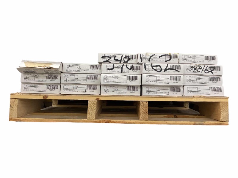 Photo 1 of LIGHT GRAY WOOD FINISH GLUE DOWN PLANK LUXURY VINYL TILE 7” X 48” X 20MIL (42SQFT PER CASE/18 CASES) READ NOTES
