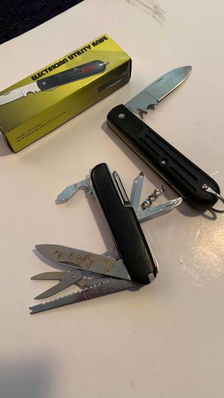 Photo 1 of ELECTRICIAN UTILITY AND MULTI-USE KNIVES