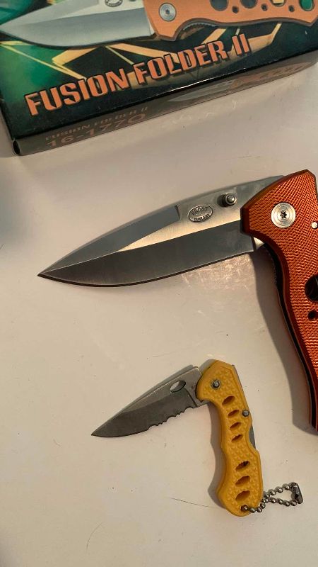 Photo 1 of FUSION FOLDER AND FROST CUTLERY KNIVES