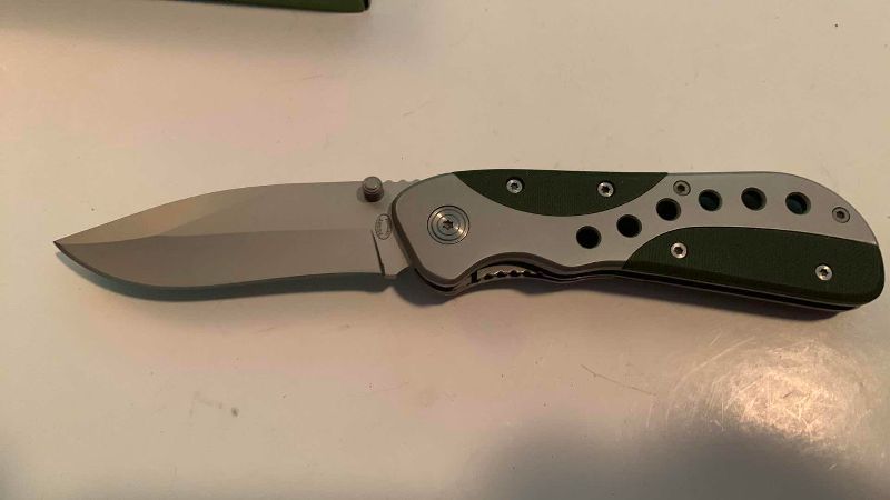 Photo 1 of BUTTERFLY FOLDER AND STAINLESS STEEL KNIVES