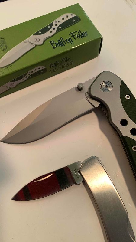 Photo 1 of BUTTERFLY FOLDER AND STAINLESS STEEL KNIVES