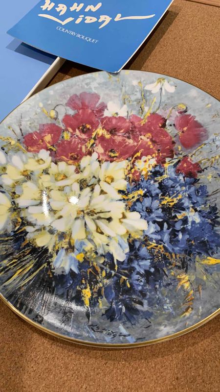 Photo 1 of ROYAL DOULTON COLLECTORS INTERNATIONAL HAHN VIDAL “COUNTRY BOUQUET” NUMBERED 4104/15000