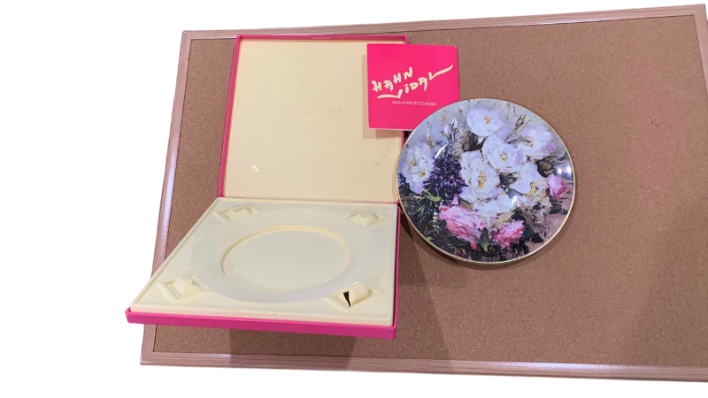 Photo 1 of ROYAL DOULTON COLLECTORS INTERNATIONAL HAHN VIDAL “FROM THE POETS GARDEN” NUMBERED 7534/15000