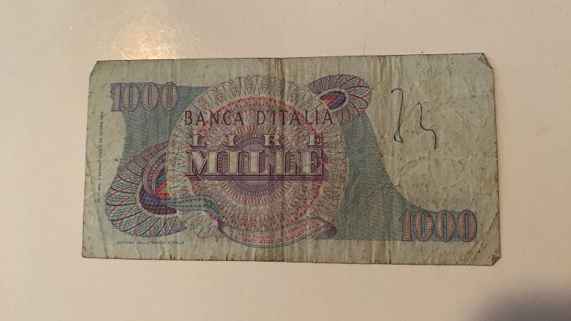 Photo 1 of VINTAGE 1968 ONE THOUSAND ITALIAN LIRE BANKNOTE