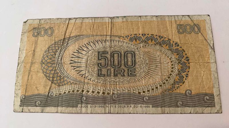 Photo 1 of VINTAGE 1966 FIVE HUNDRED LIRE ITALIAN BANKNOTE