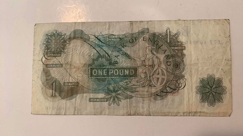 Photo 1 of VINTAGE 1962-1966 ONE POUND ENGLAND BANK NOTE