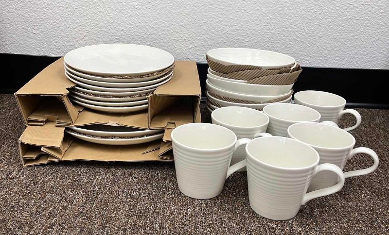 Photo 1 of 24-GORSEN RAMSAY MAZE BY ROYAL DOULTON KITCHEN SET