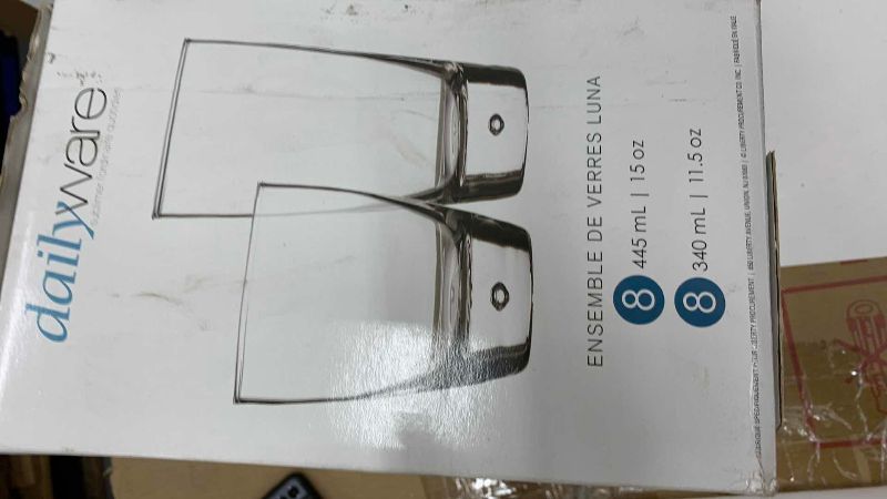Photo 1 of DAILYWARE LOOKS NA GLASSWARE SET