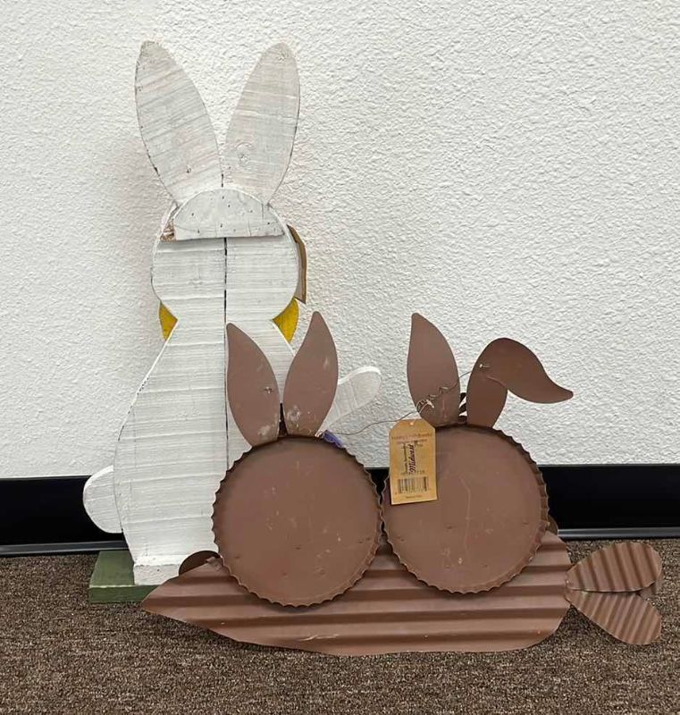 Photo 1 of EASTER YARD DECOR