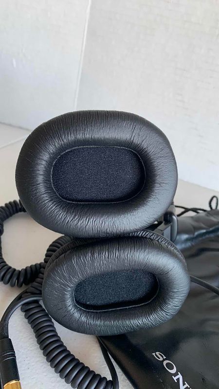 Photo 1 of SONY MDR-7506 PROFESSIONAL STUDIO MONITOR HEADPHONES