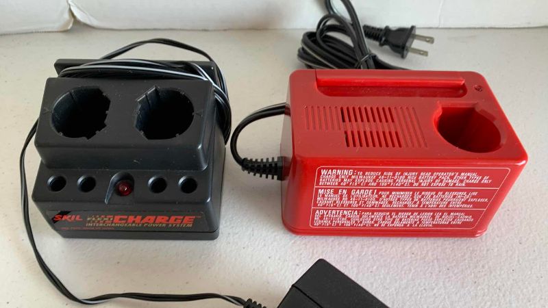 Photo 1 of 2-ELECTRIC SCREW DRIVERS SKIL AND MILWAUKEE