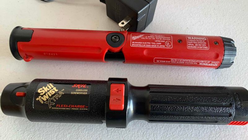 Photo 1 of 2-ELECTRIC SCREW DRIVERS SKIL AND MILWAUKEE