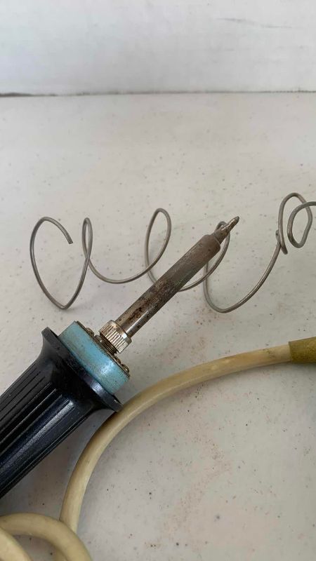 Photo 1 of WELLER SOLDERING STATION