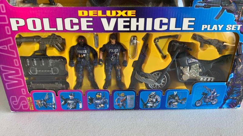 Photo 1 of SWAT POLICE FORCE SERIES 4 PLAY SET