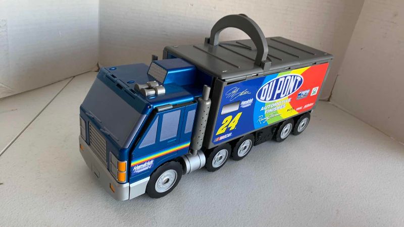 Photo 1 of MICRO MACHINES 1999 JEFF GORDON NASCAR DUPONT SEMI TRAILER HASBRO PLAYSET