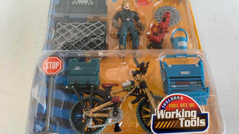 Photo 1 of BIG BUILDER WORKING CREW PLAY SET