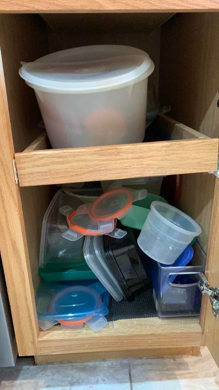 Photo 1 of CONTENTS OF CABINET