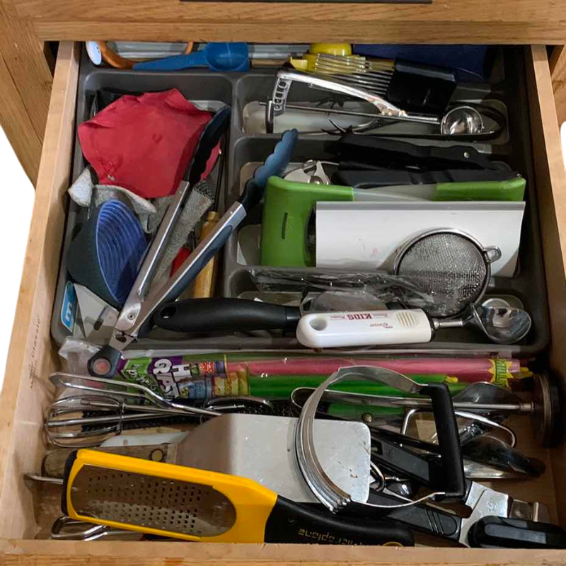 Photo 1 of CONTENTS OF DRAWER