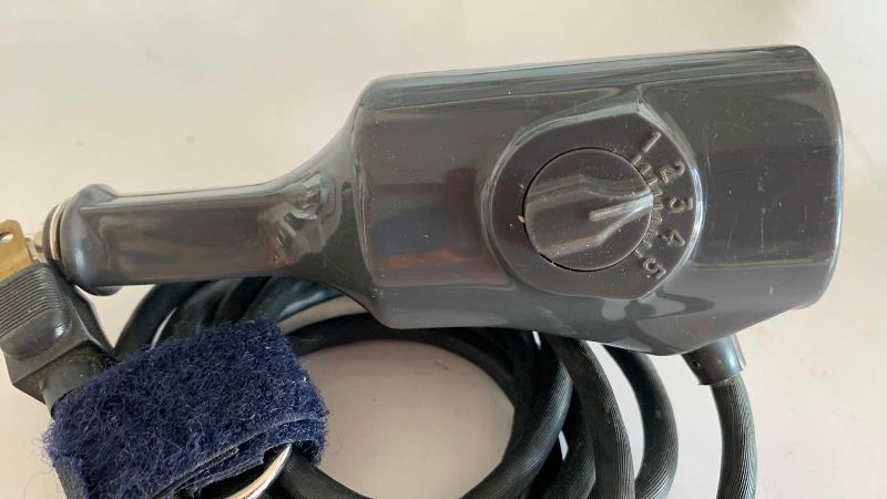 Photo 1 of VINTAGE DREMEL ELECTRIC ENGRAVER